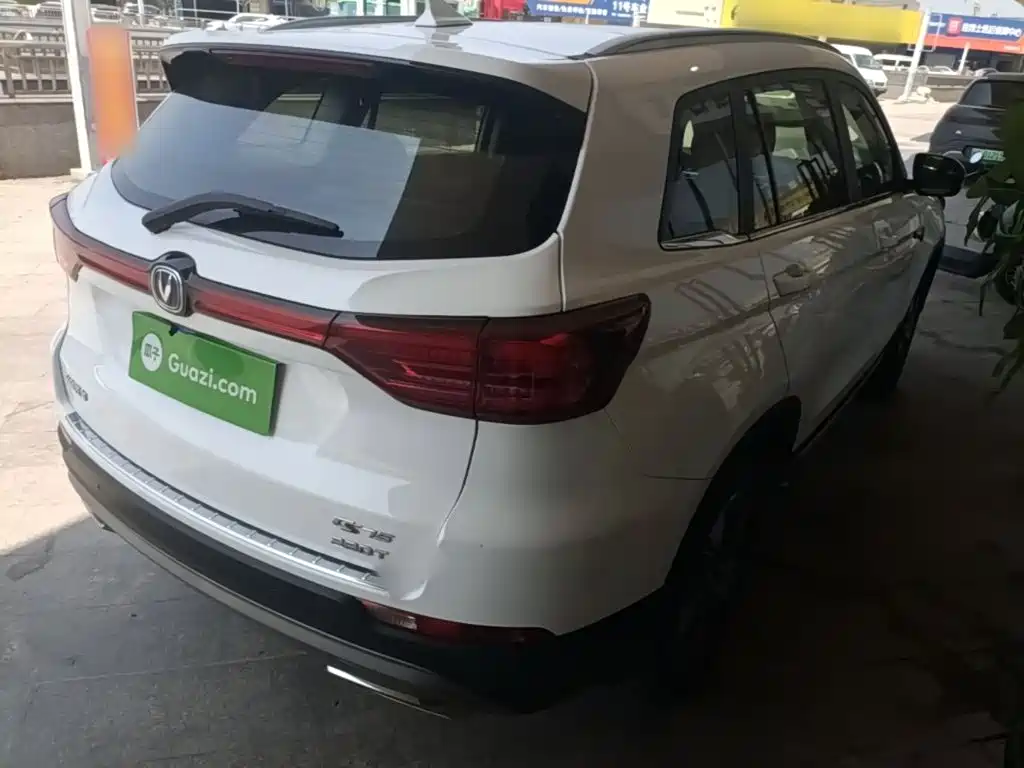 Фото 7 - Changan CS75