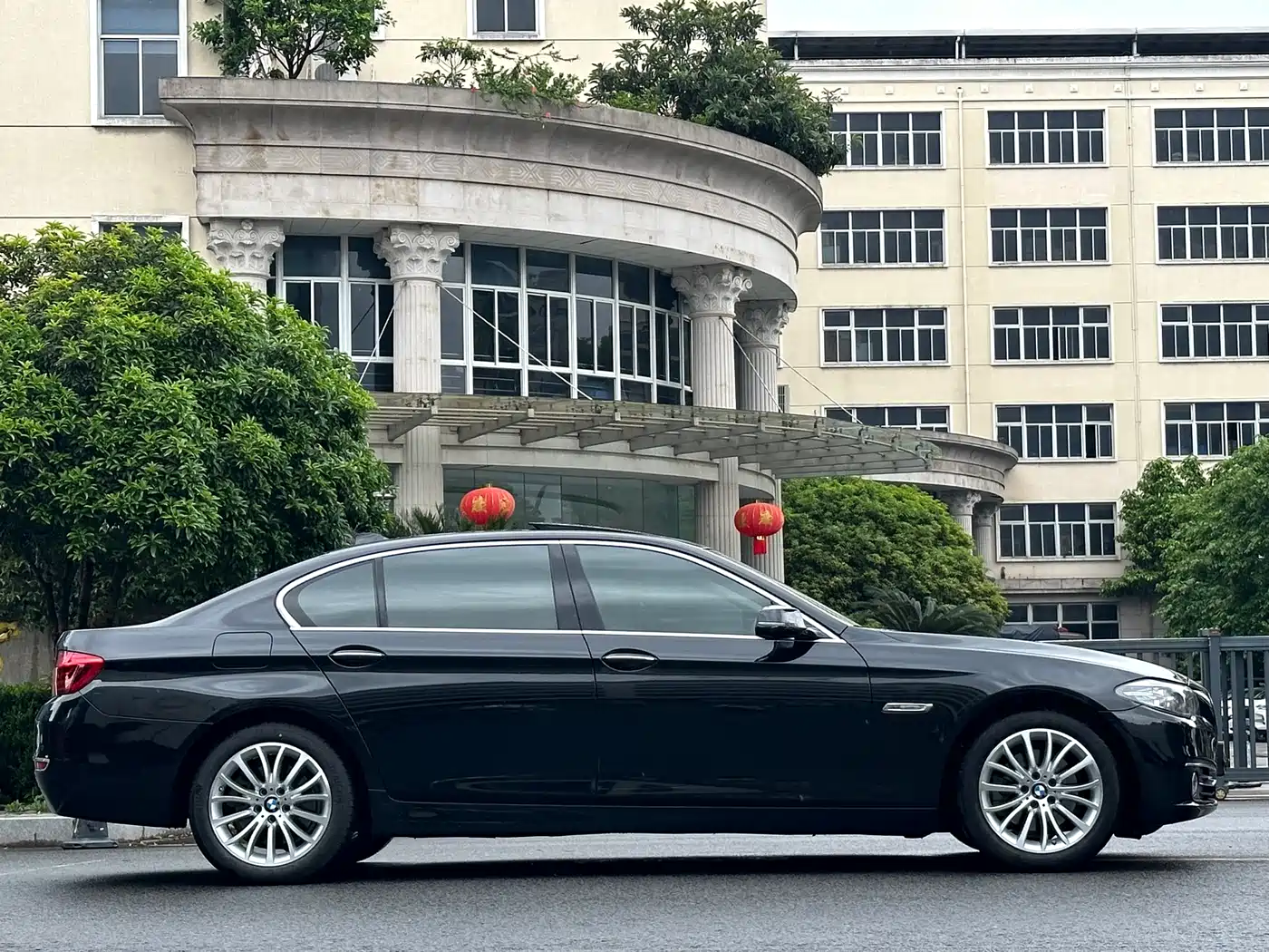BMW 5 Series 2017 525Li Luxury Design Package фото 8