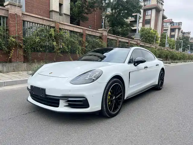 Porsche Panamera 2019