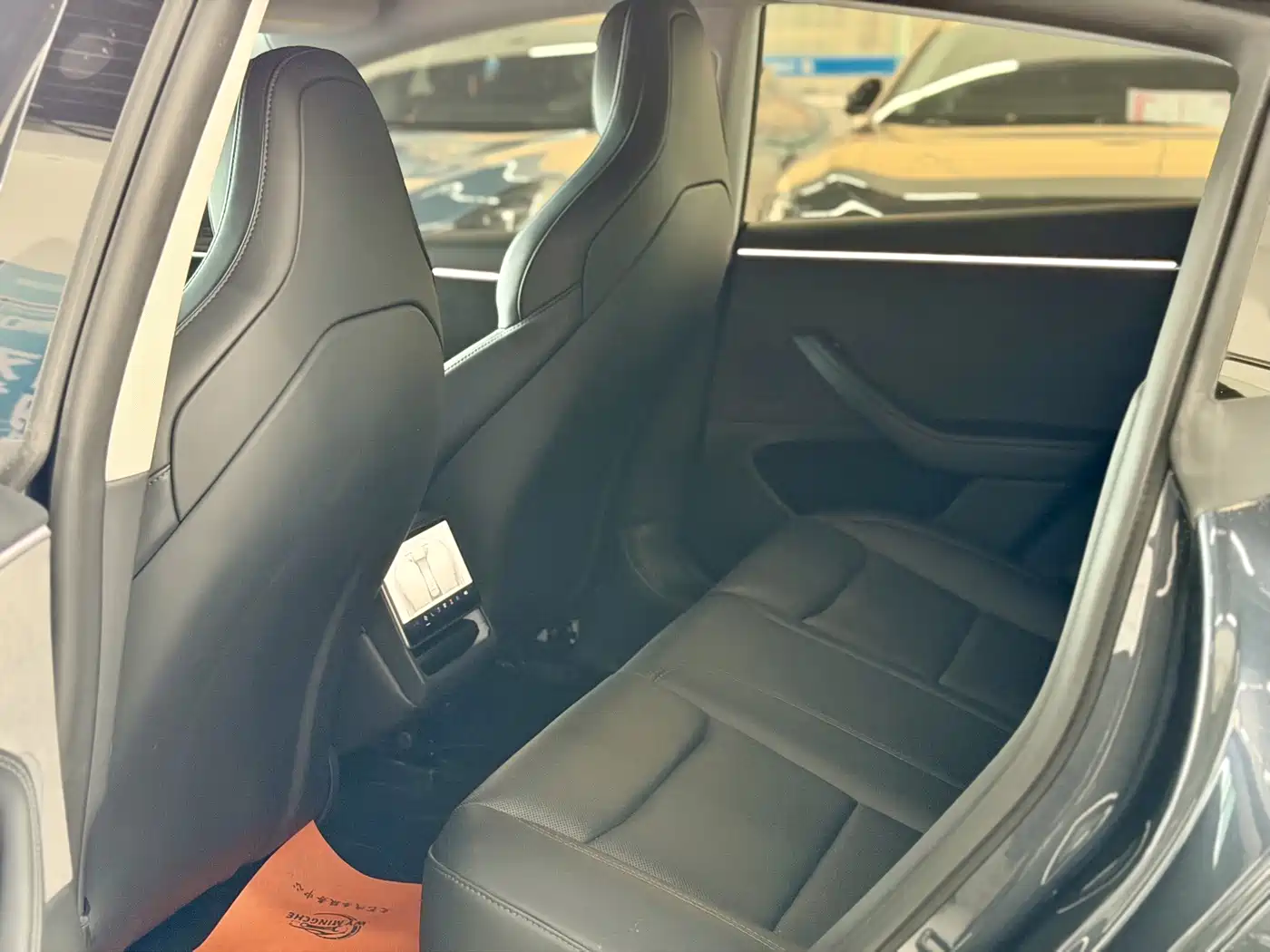Фото 10 - Tesla Model 3