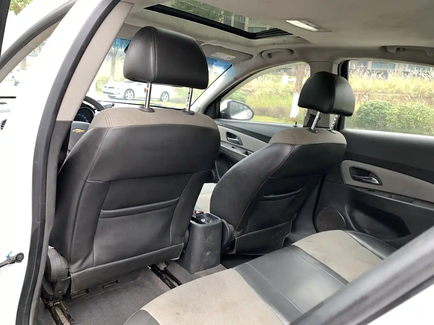 Chevrolet Cruze 2013 1.6L SL Sunroof MT фото 12