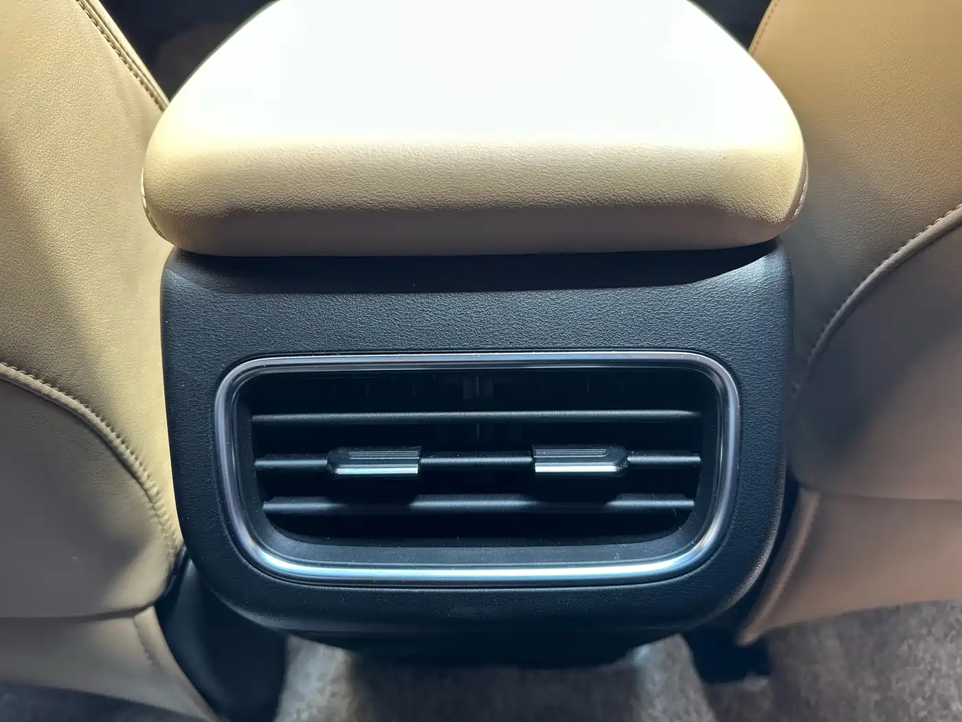 Geely Galaxy Galaxy L6 2023 125km MAX фото 13