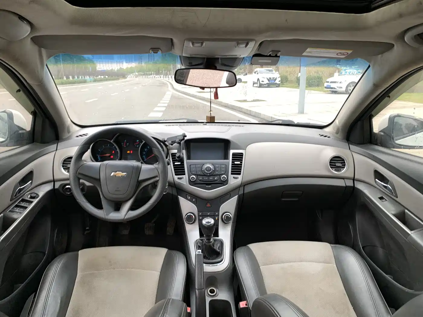 Chevrolet Cruze 2013 1.6L SL Sunroof MT фото 16