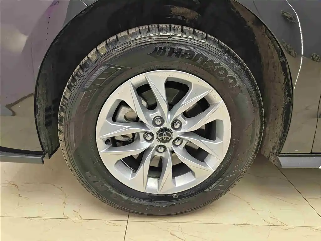 Toyota Granvia 2024 2.5L Hybrid Comfort фото 8