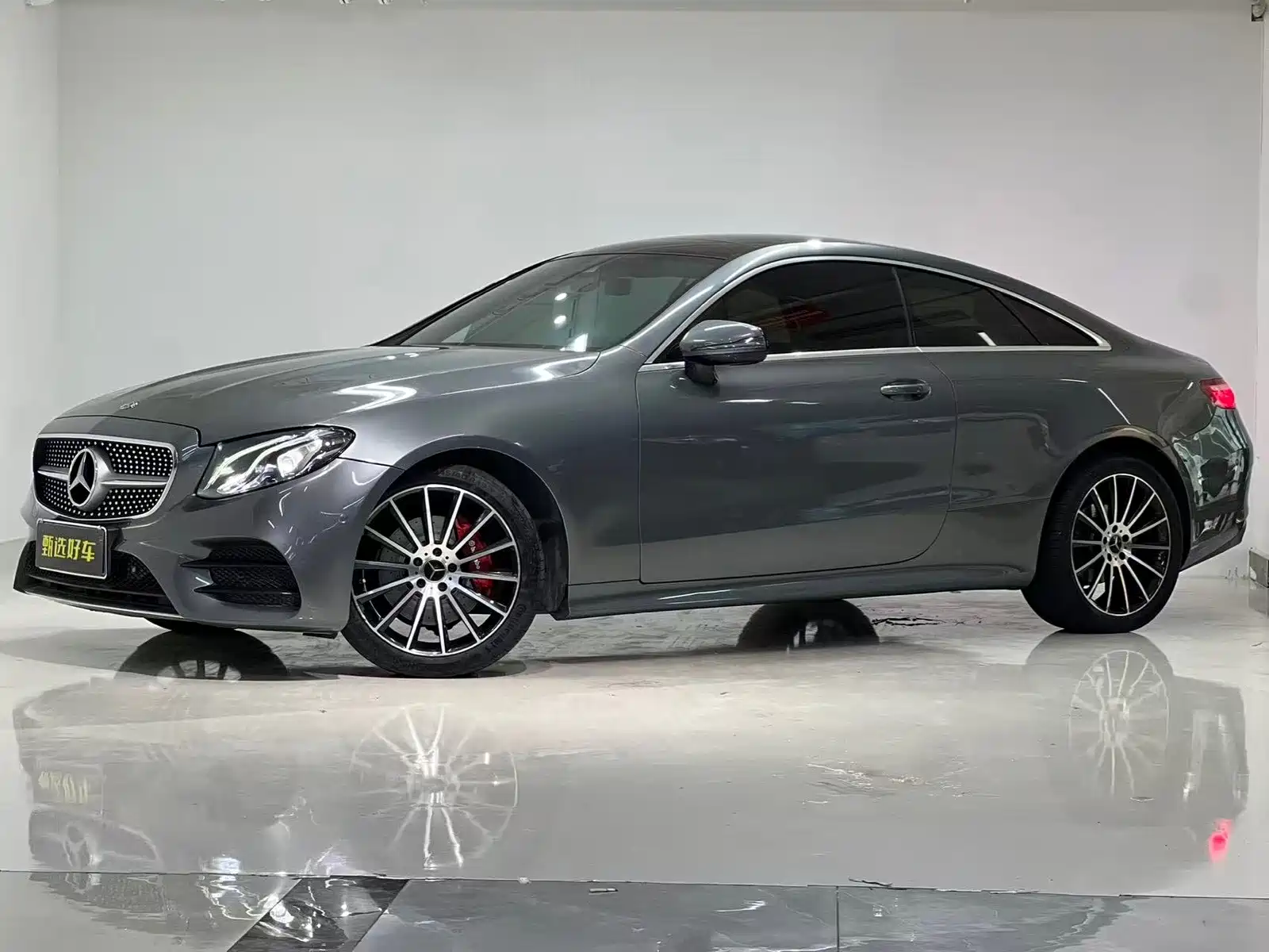 Фото 1 - Mercedes-Benz E-Class (Import)