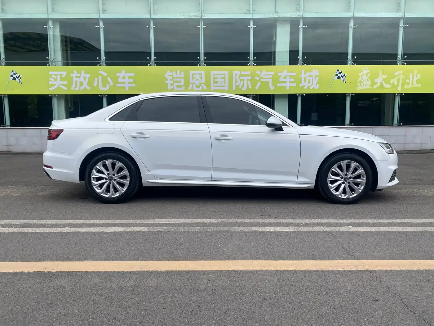 Audi A4L 2019 40 TFSI Progressive (China V) фото 4