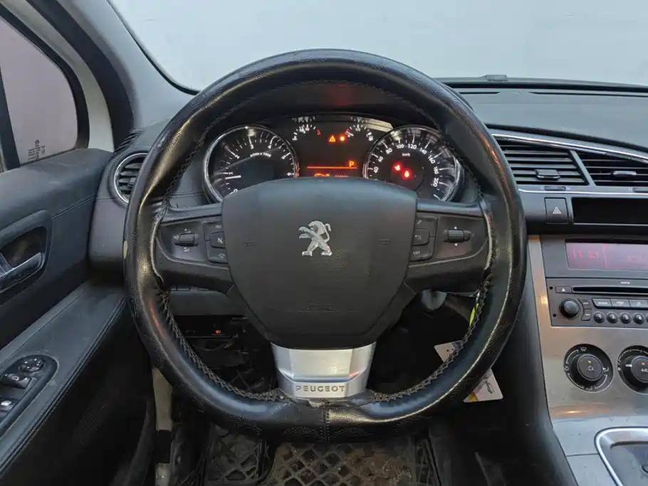 Peugeot 3008 2018 2016 2.0L Automatic Classic Edition