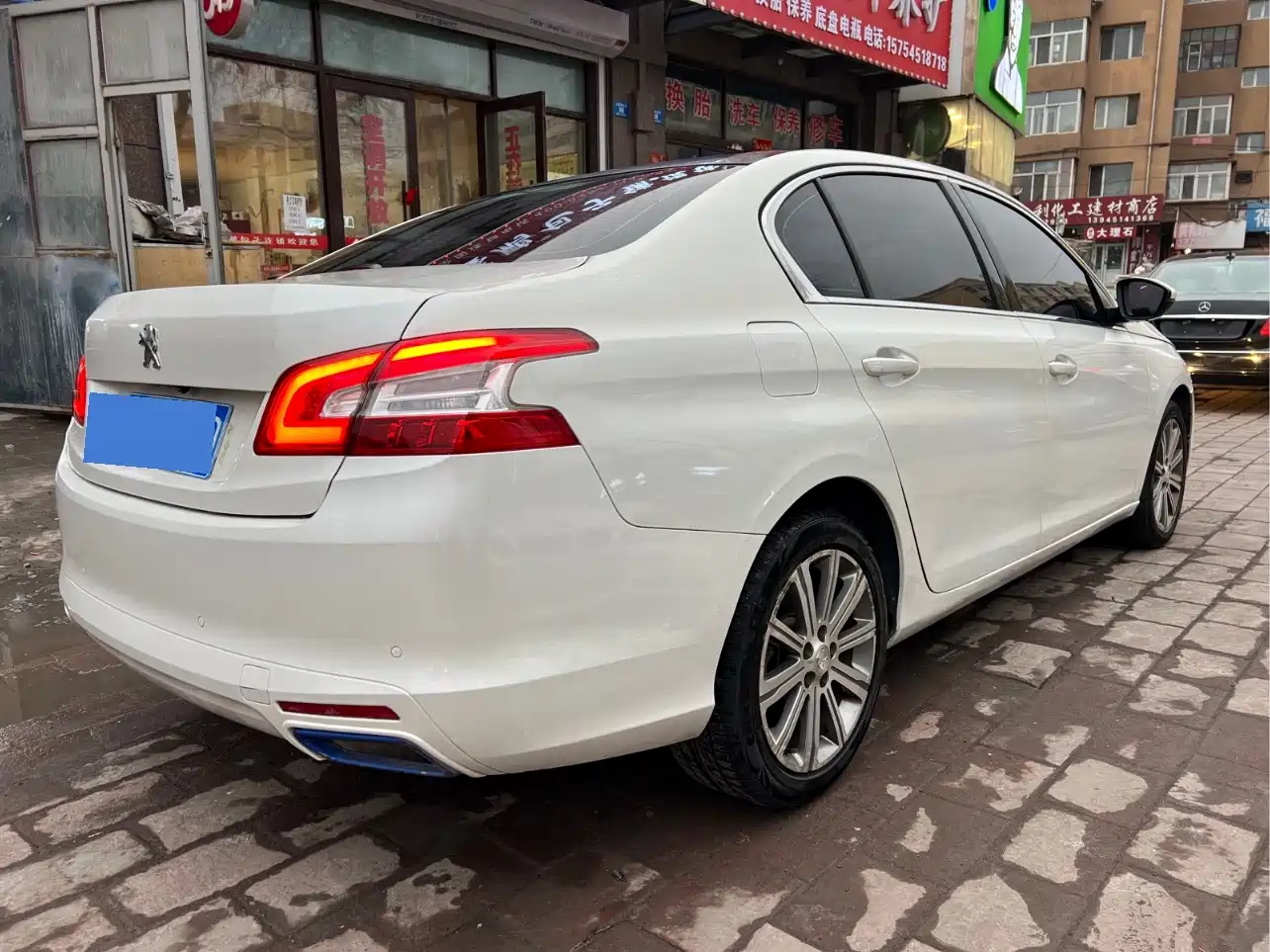 Peugeot 408 2016 1.6T Automatic Luxury Edition фото 4
