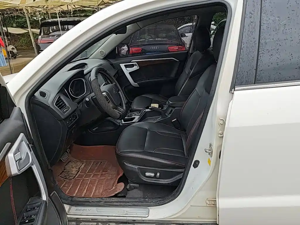 Photo 15 - Geely GX7