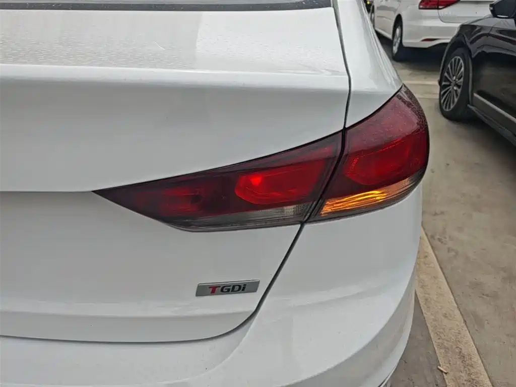 Hyundai Elantra 2018 1.4T DCT Dynamic·Vitality Model фото 8