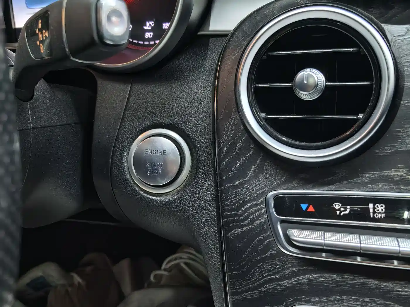Mercedes-Benz C-Class 2015 C 180 L Sport фото 13