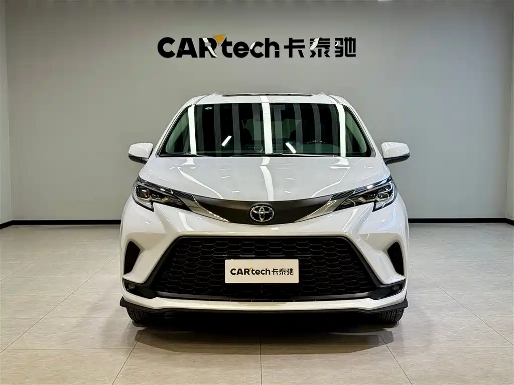 Toyota Granvia 2024 2.5L Hybrid Comfort фото 3