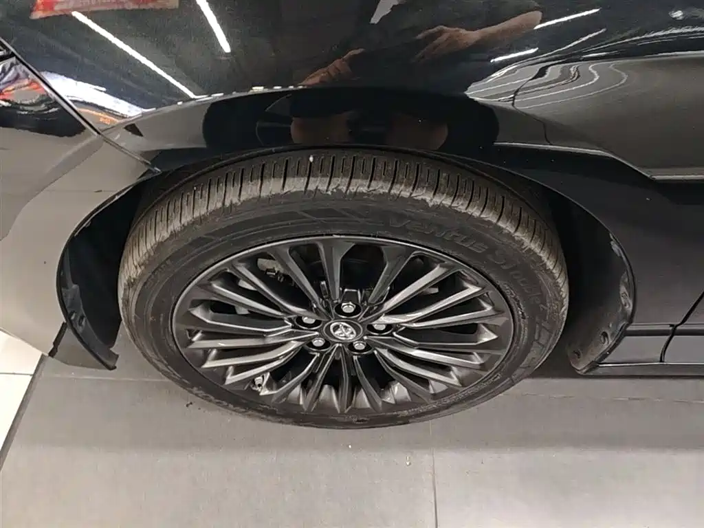 Toyota Avalon 2022 2.0L XLE Premium фото 23
