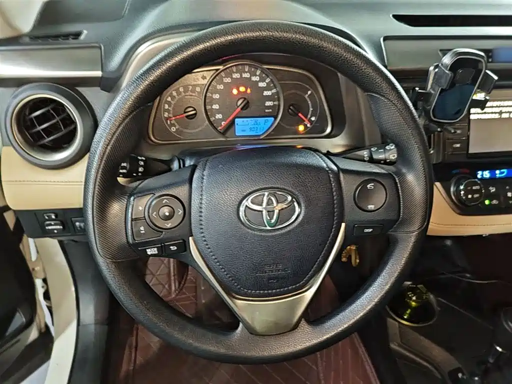 Toyota RAV4 Rongfang 2015 2.0L CVT 2WD Trend Edition фото 11