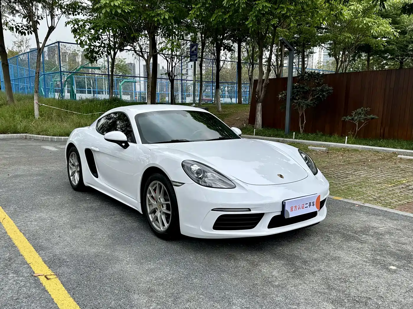 Porsche 718 2018 Cayman 2.0T фото 3