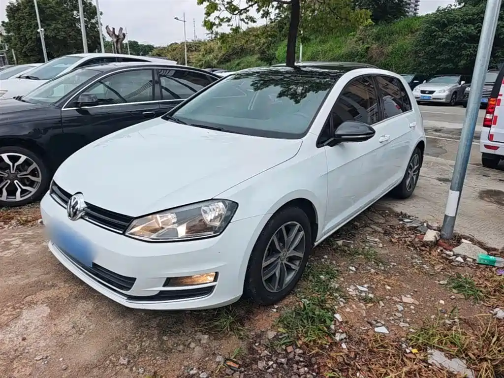 Volkswagen Golf 2016 230TSI Automatic Luxury фото 2