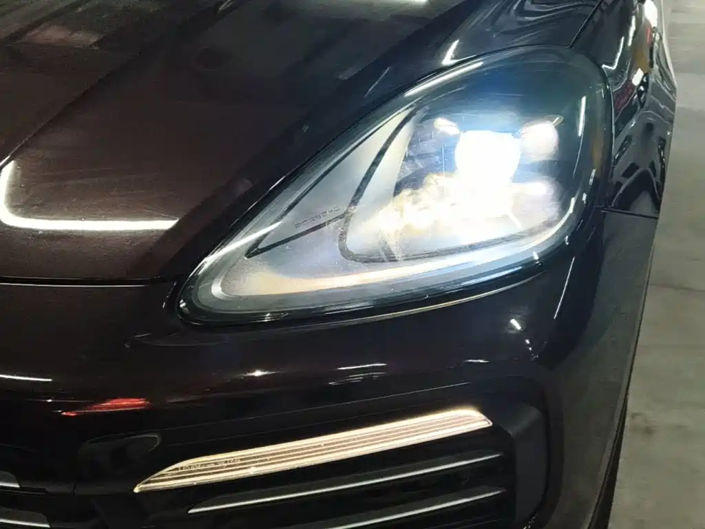 Фото 24 - Porsche Cayenne
