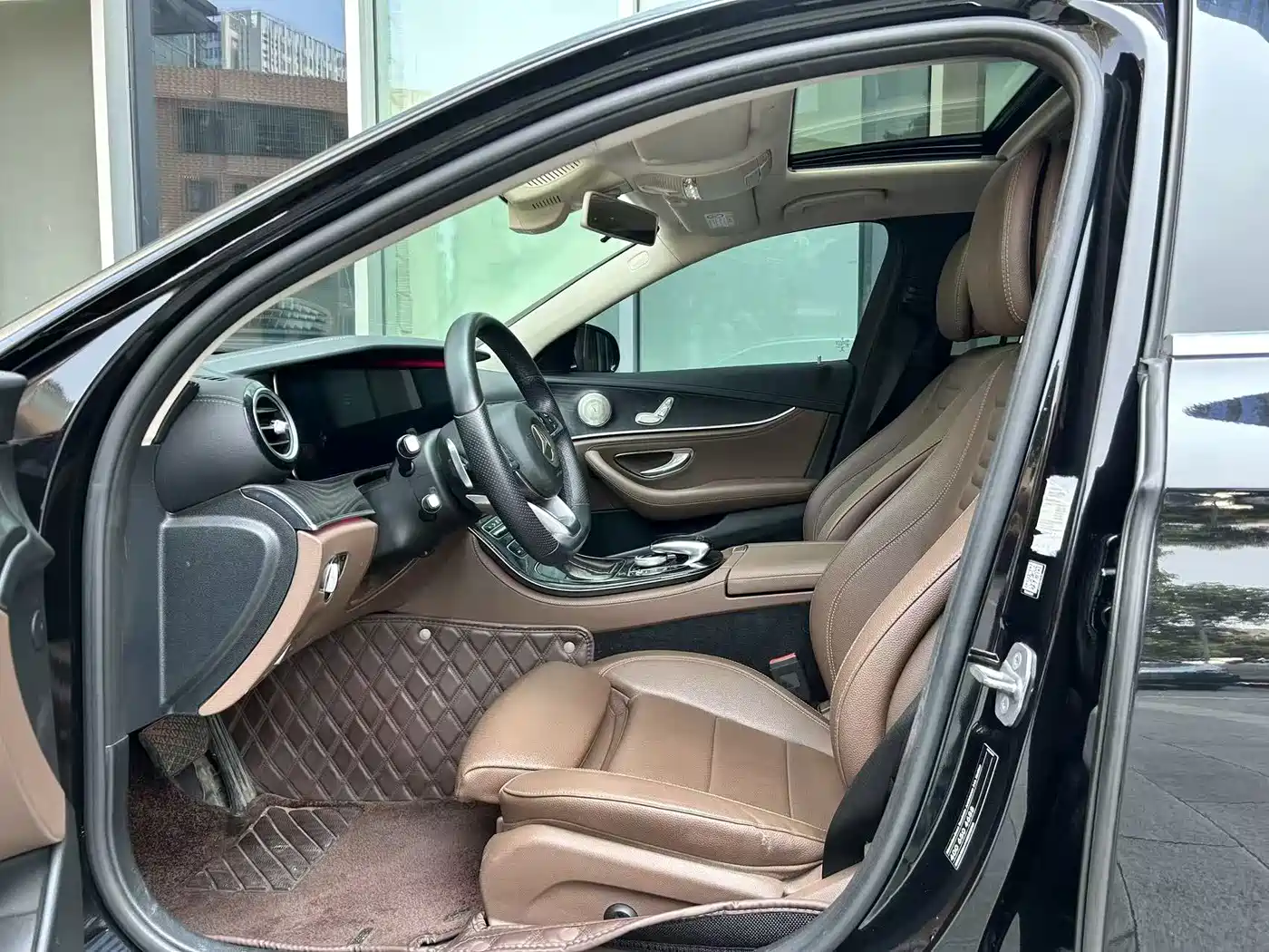 Mercedes-Benz E-Class 2016 E 200 L Sport Type фото 7