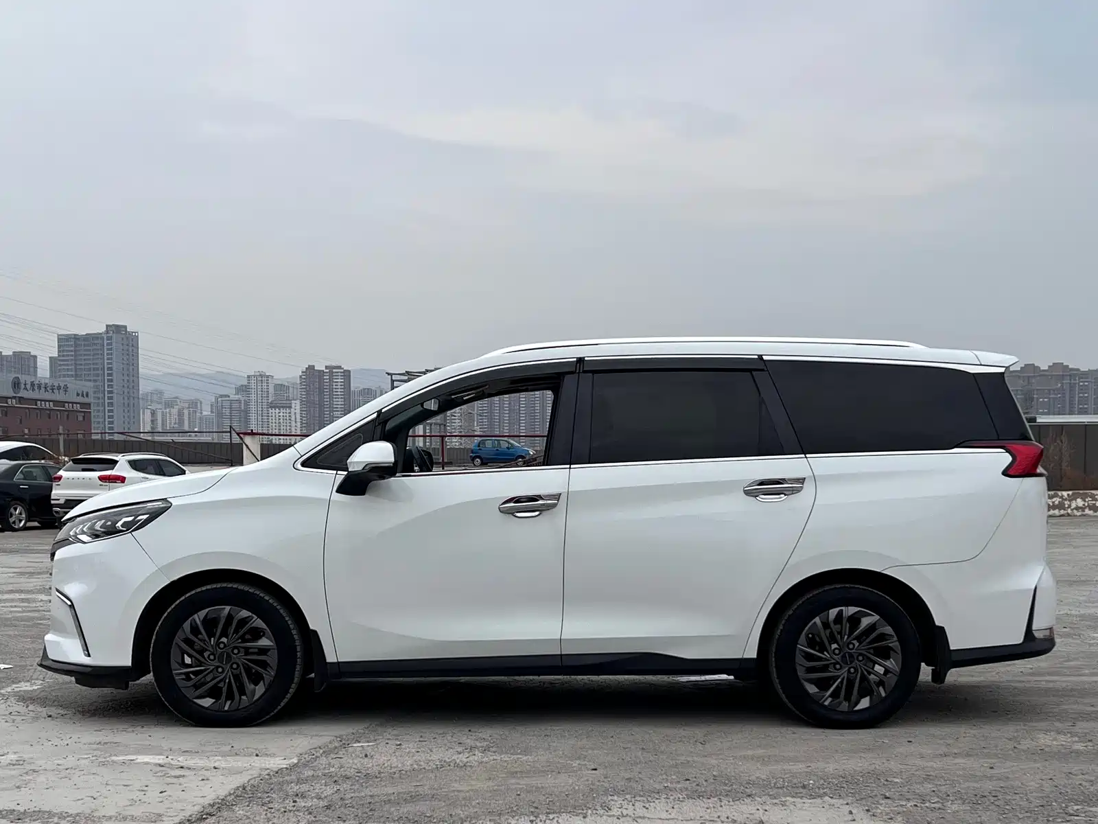 Фото 7 - Maxus Maxus G50
