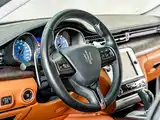 Photo 10 - Maserati Quattroporte