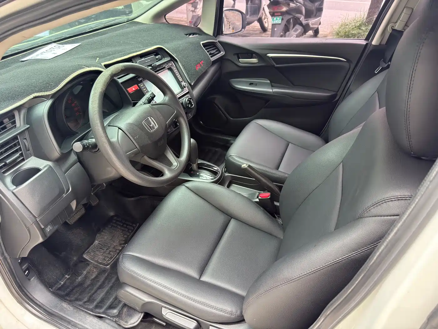 صورة 10 - Honda Fit