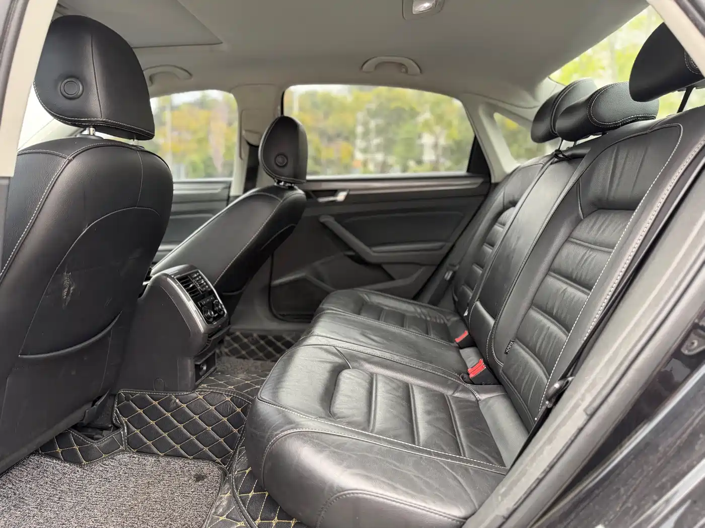 Volkswagen Passat 2017 330TSI DSG Prestige фото 11