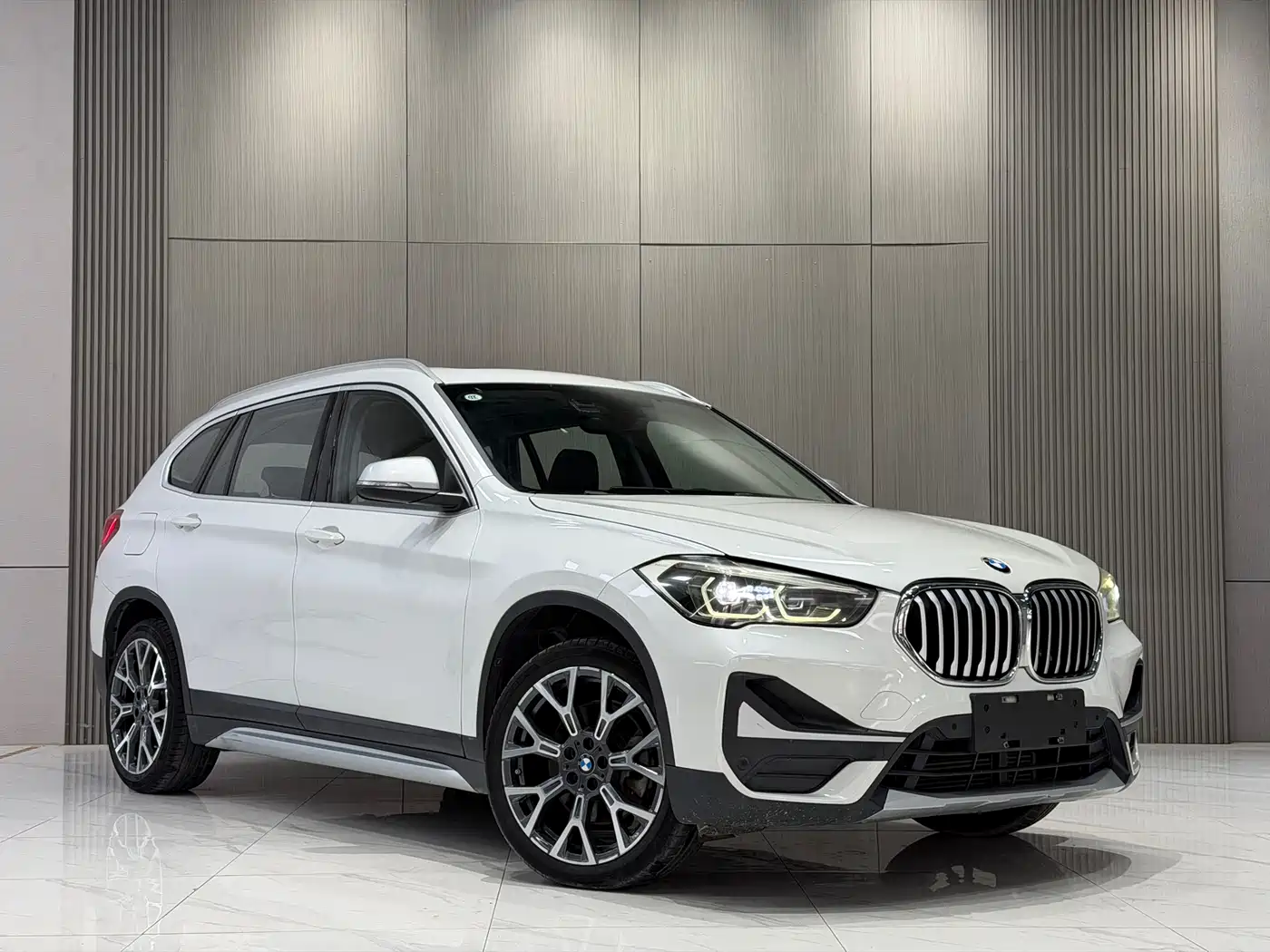 BMW X1 2021 xDrive25Li Exclusive фото 4