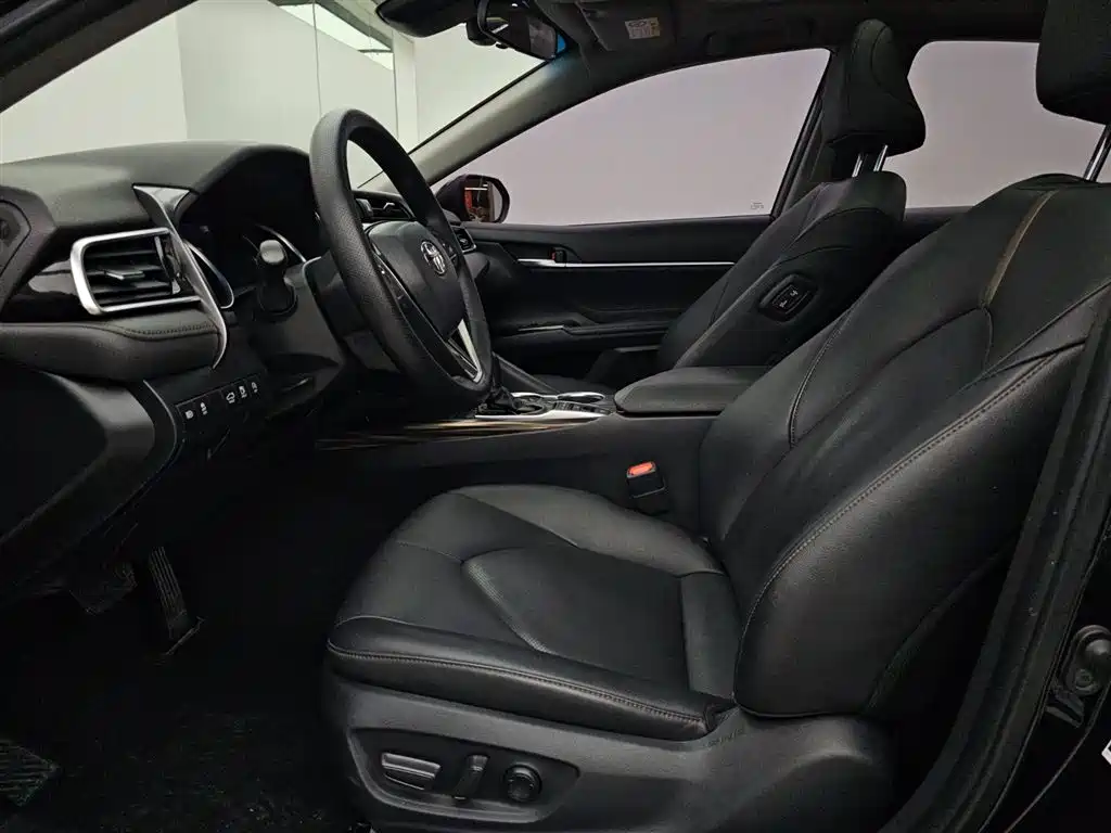 Toyota Camry 2021 2.5G Luxury Edition фото 7