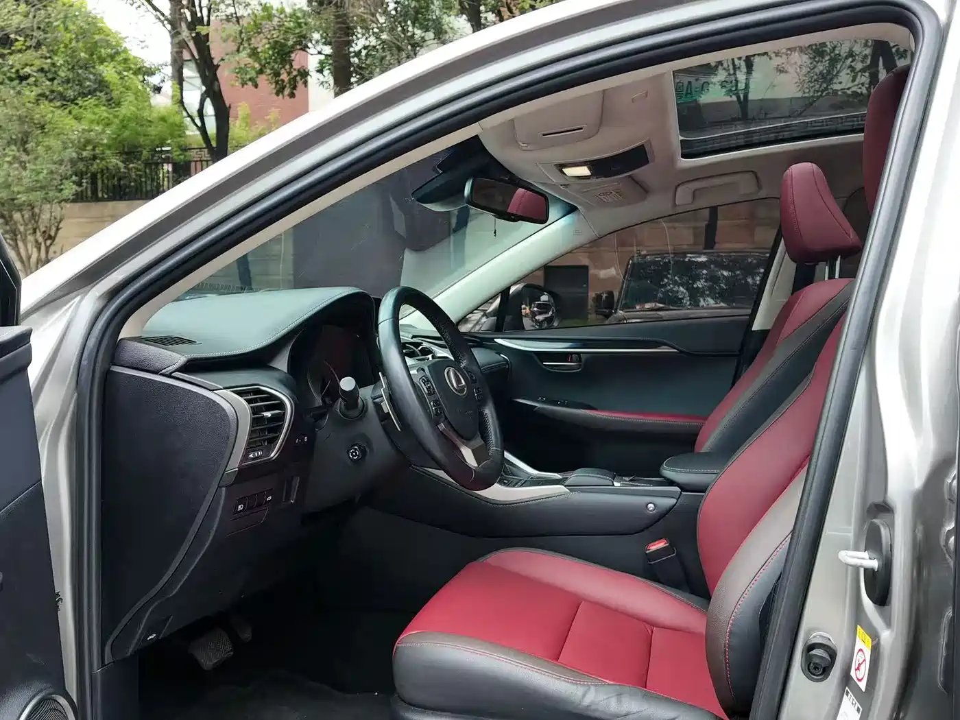 Photo 5 - Lexus NX