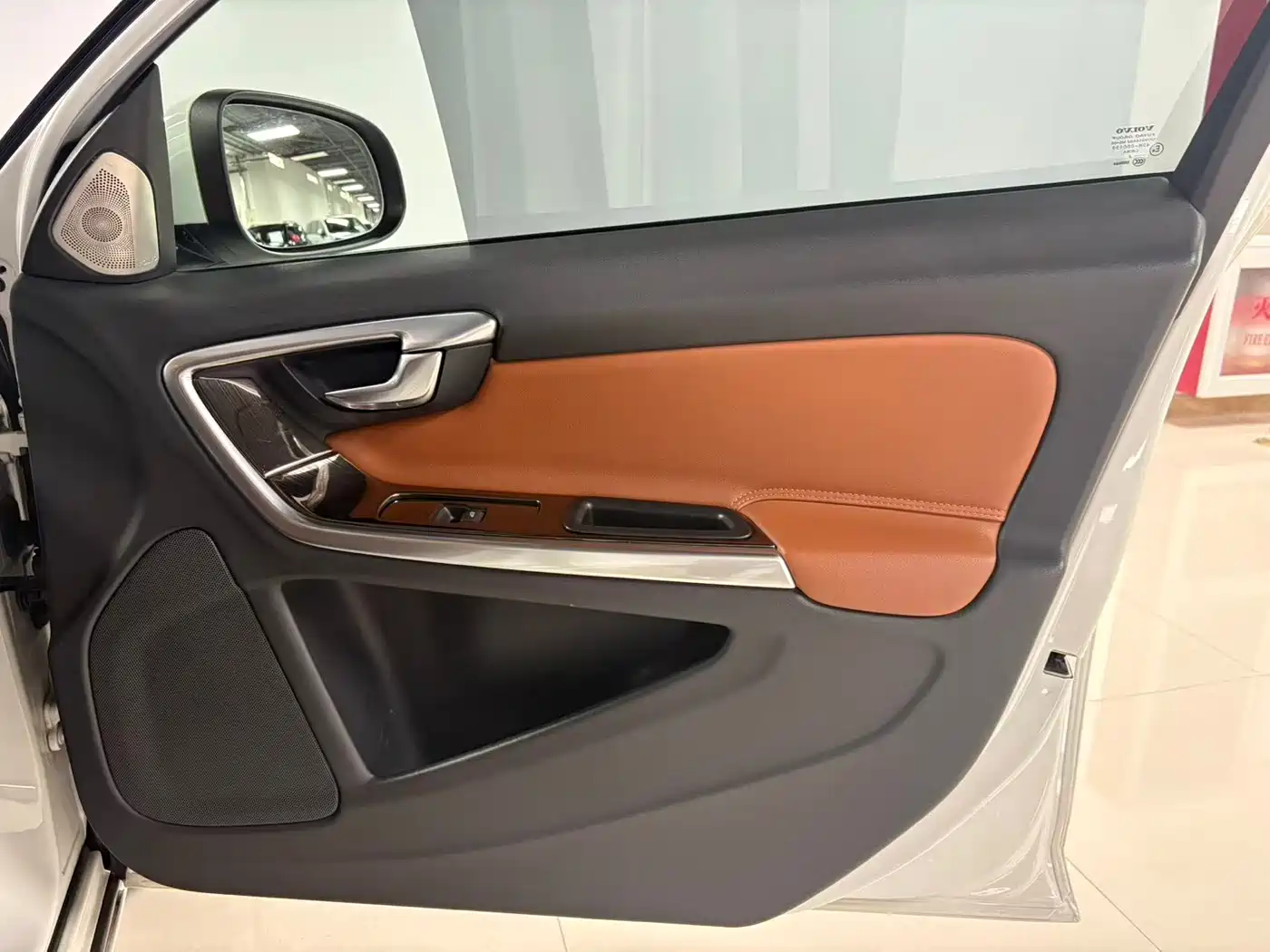 Фото 11 - Volvo S60