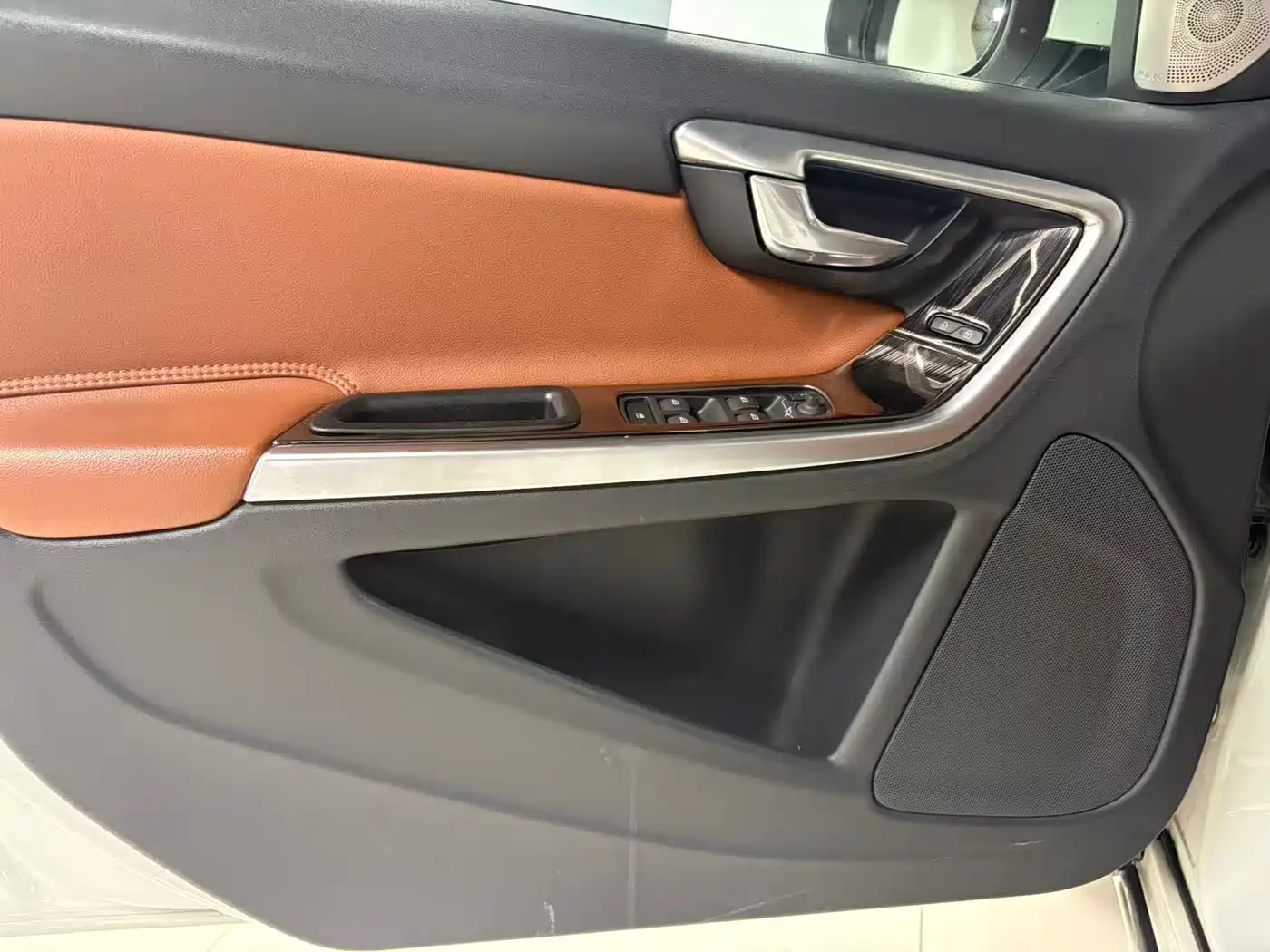 Фото 25 - Volvo S60