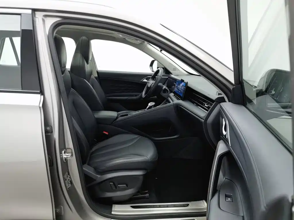 Фото 23 - Roewe RX5