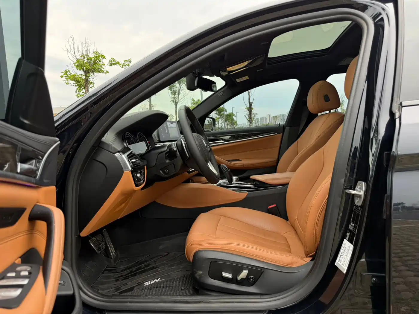 BMW 5 Series 2018 Facelift 530Li Leading M Sport Package фото 4