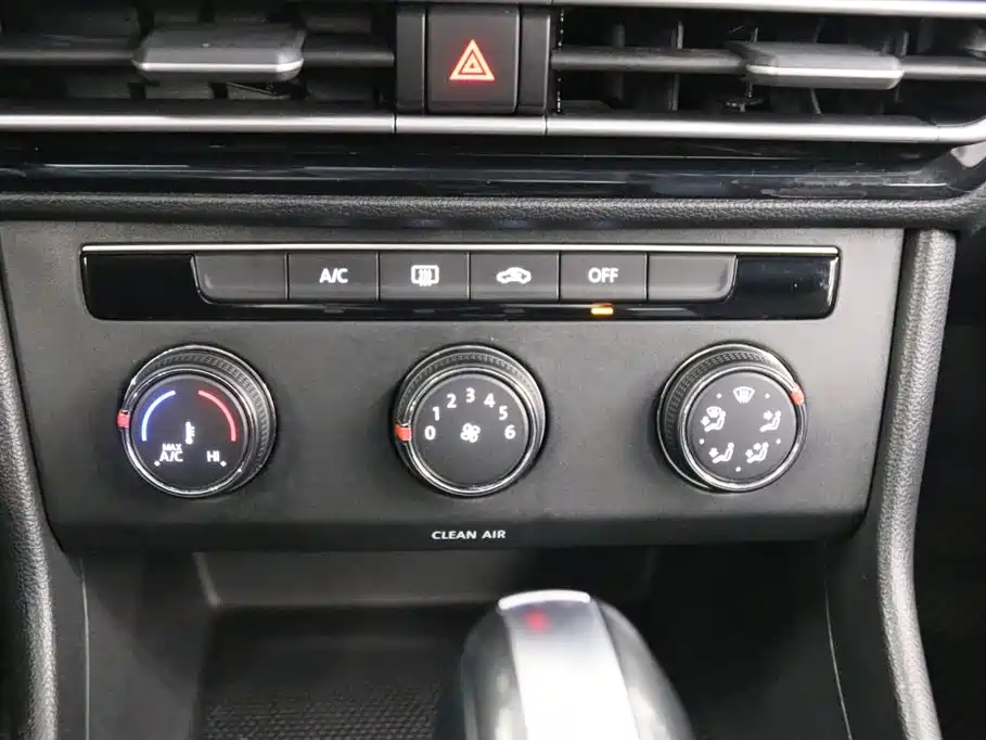 Volkswagen Lavida 2024 Model 1.5L Automatic Delight Edition фото 8