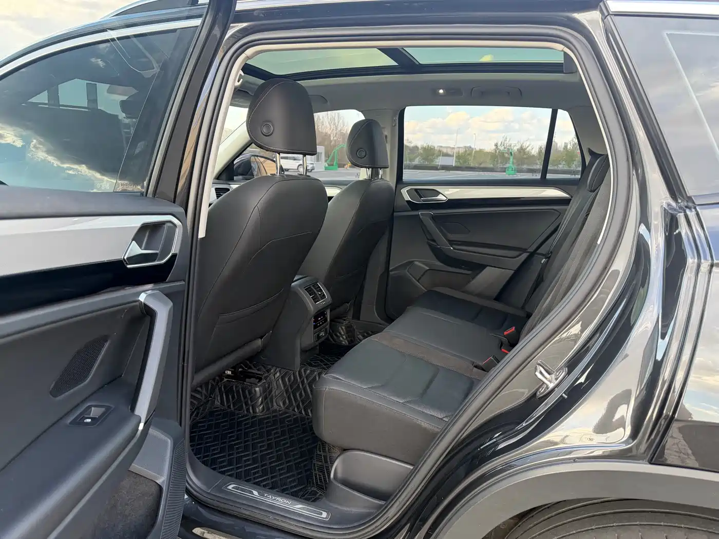Volkswagen Tayron 2022 280TSI 2WD Luxury Smart Connect Edition фото 17