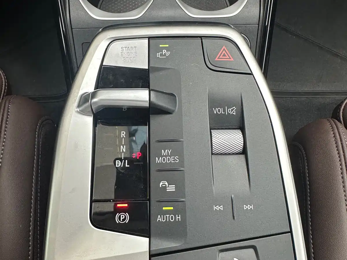 2025 BMW X2 (Import)