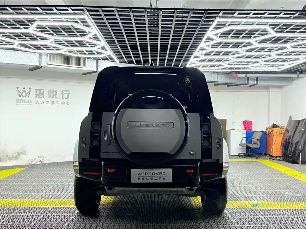 Land Rover Defender 2025 110 3.0T P400 X фото 4