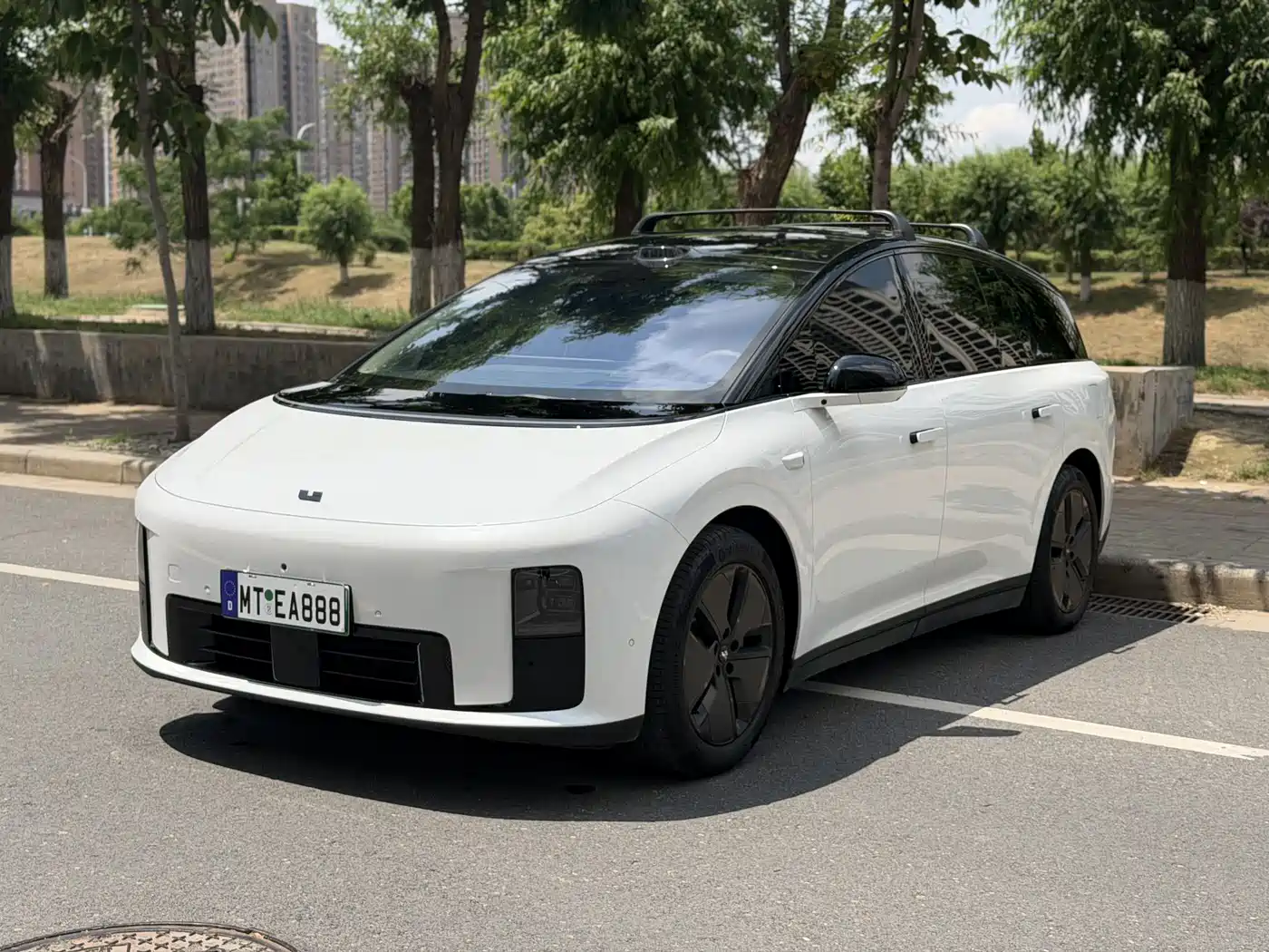 Li Auto Li i8 2025 Standard Edition фото 2