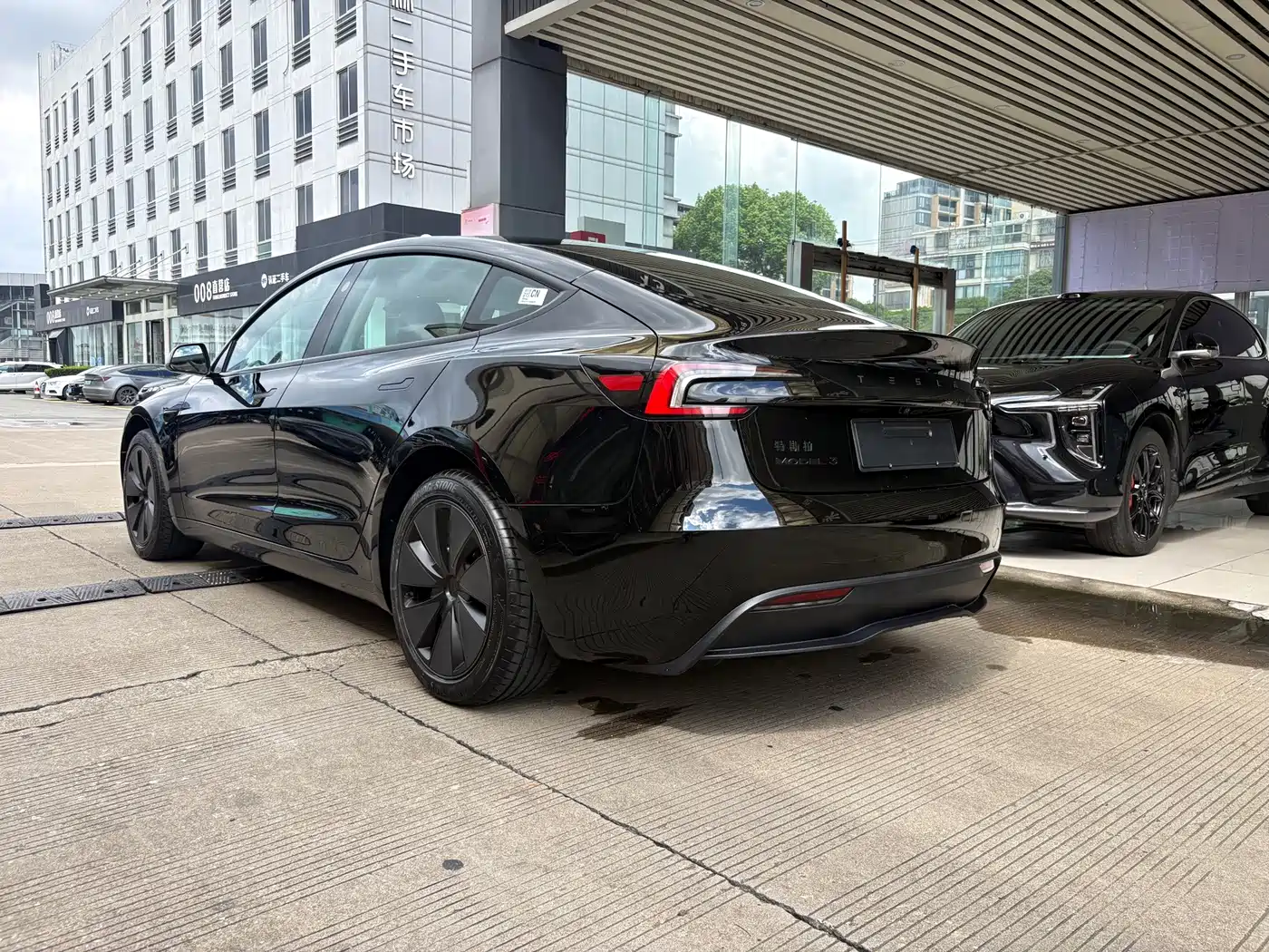 Tesla Model 3 2026 2025 Model Year Facelift Rear-Wheel Drive