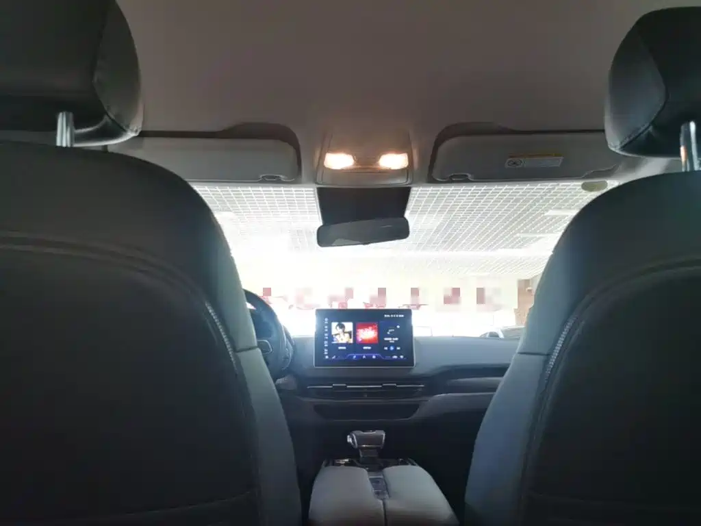 Hongqi E-QM5 2023 Facelift Basic Travel Edition фото 18