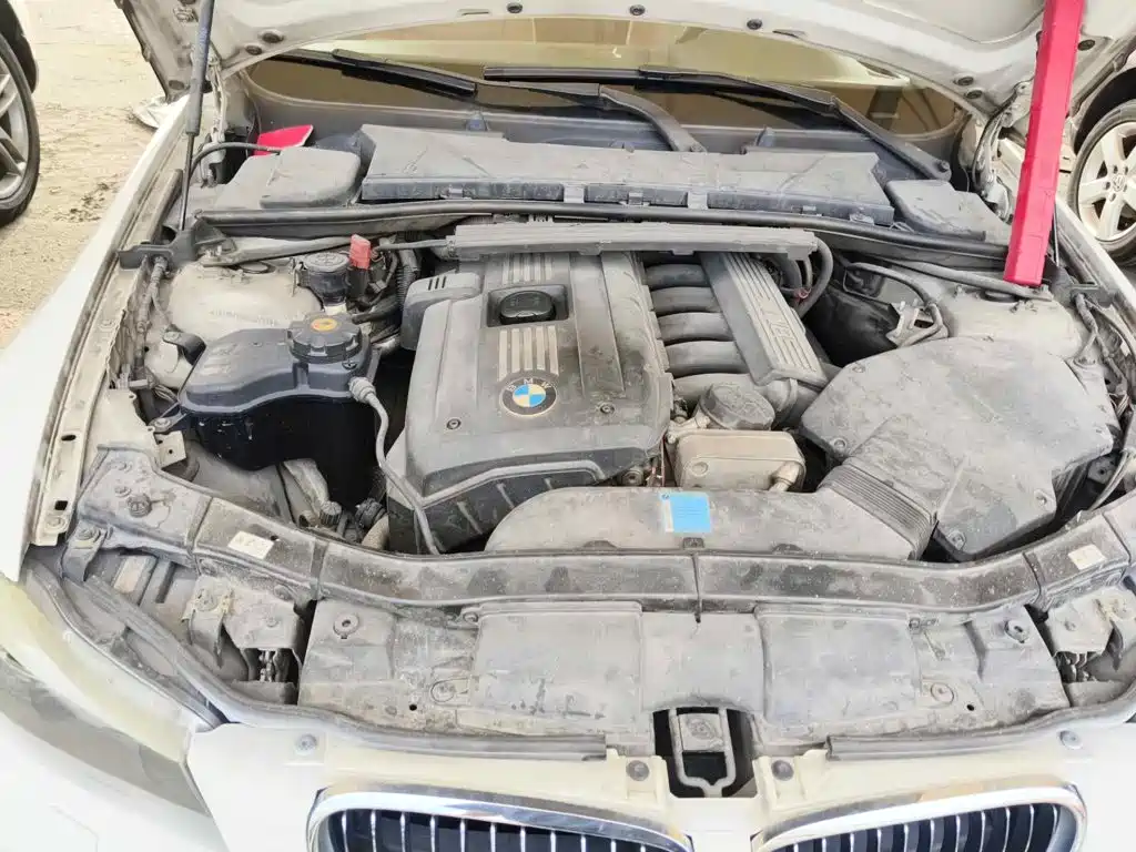 Photo 3 - BMW 3 Series