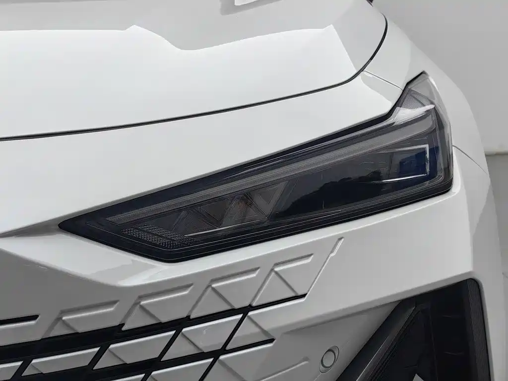 Changan UNI-V 2025 2025 1.5T 500Bar High Performance Edition