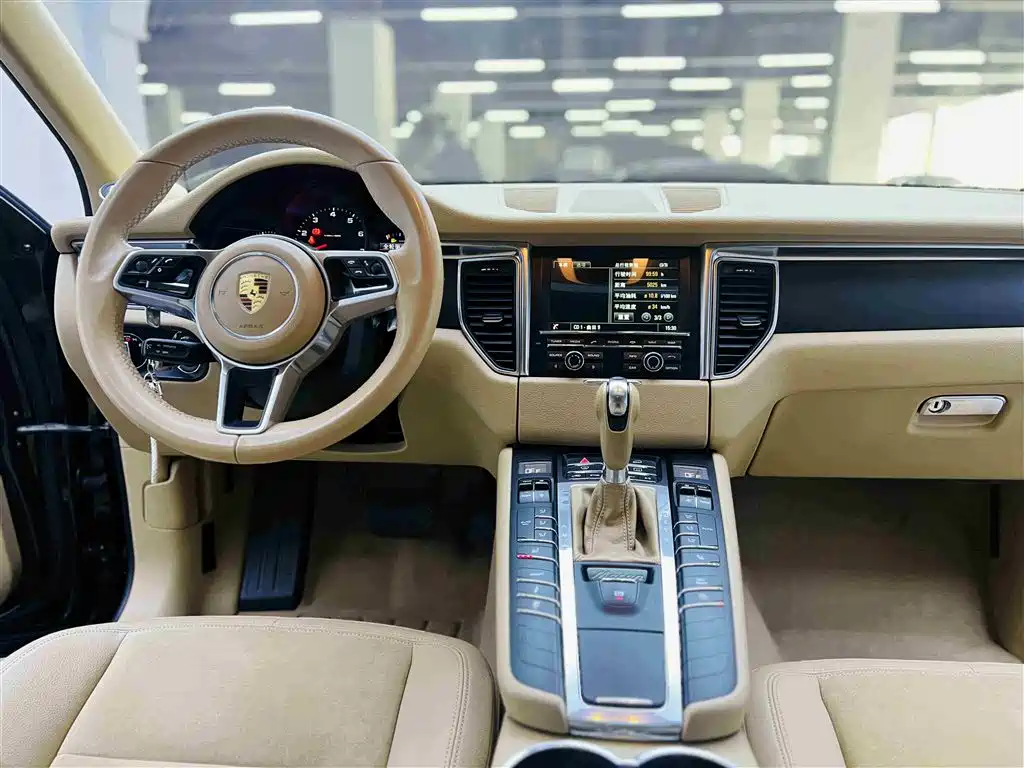 Porsche Macan 2016 Macan 2.0T фото 16
