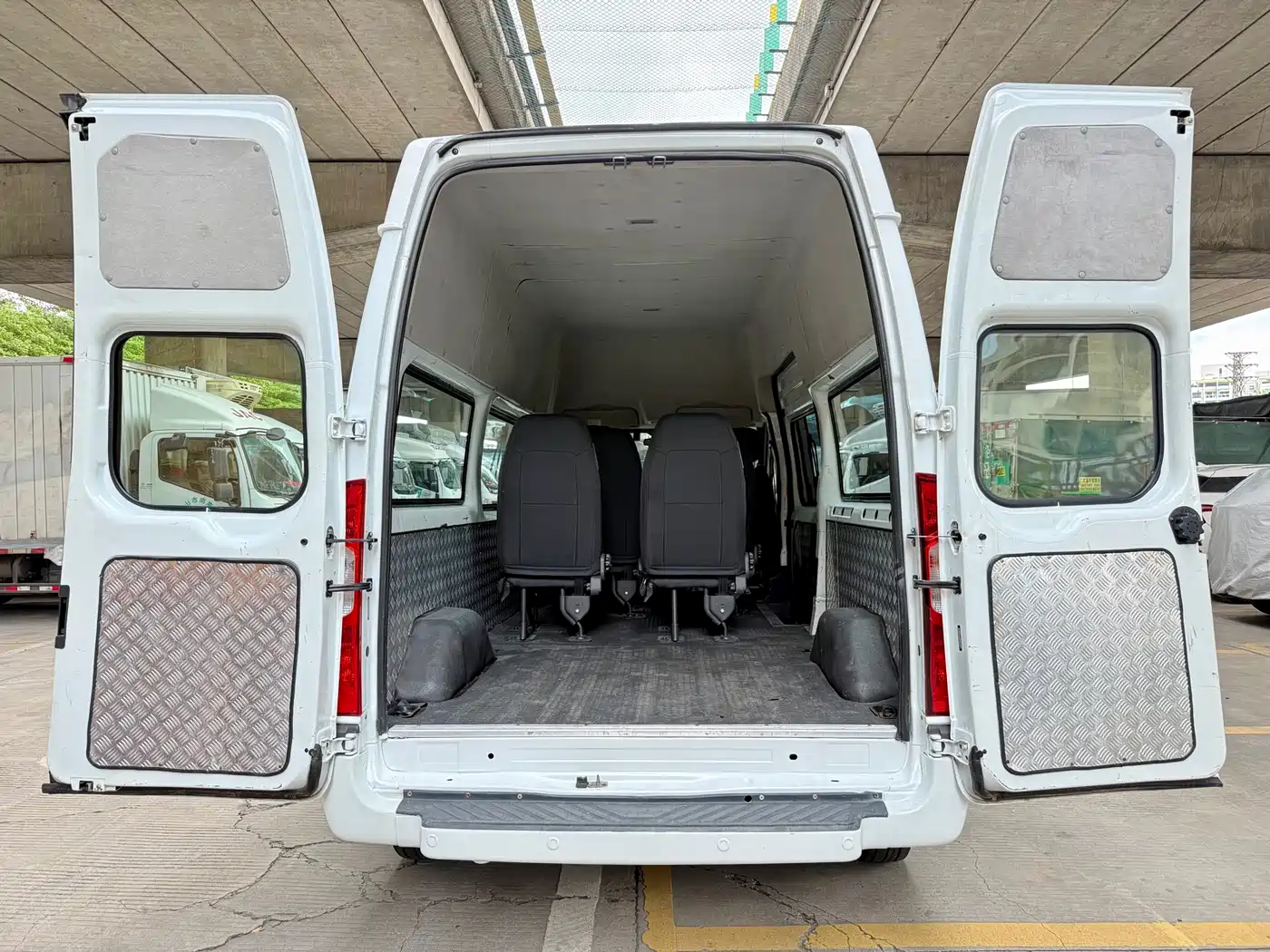 Ford New Generation Transit 2019 2016 Model 2.2T Long Wheelbase 6-Seater High-Roof Multi-Purpose Vehicle