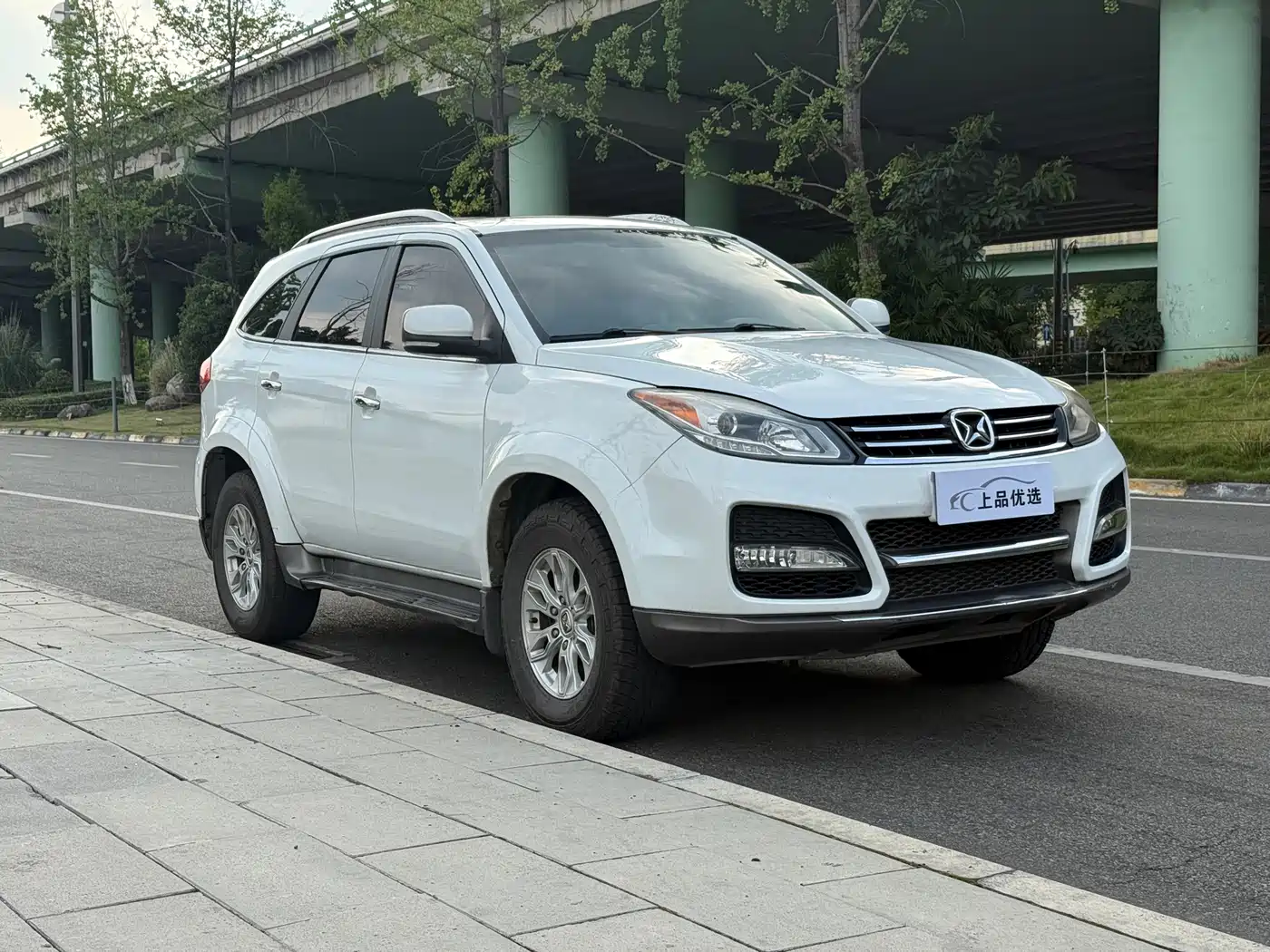 Jiangling Yusheng S350 2014 2013 2.4T Automatic 4WD Diesel Premium Luxury 5-seater