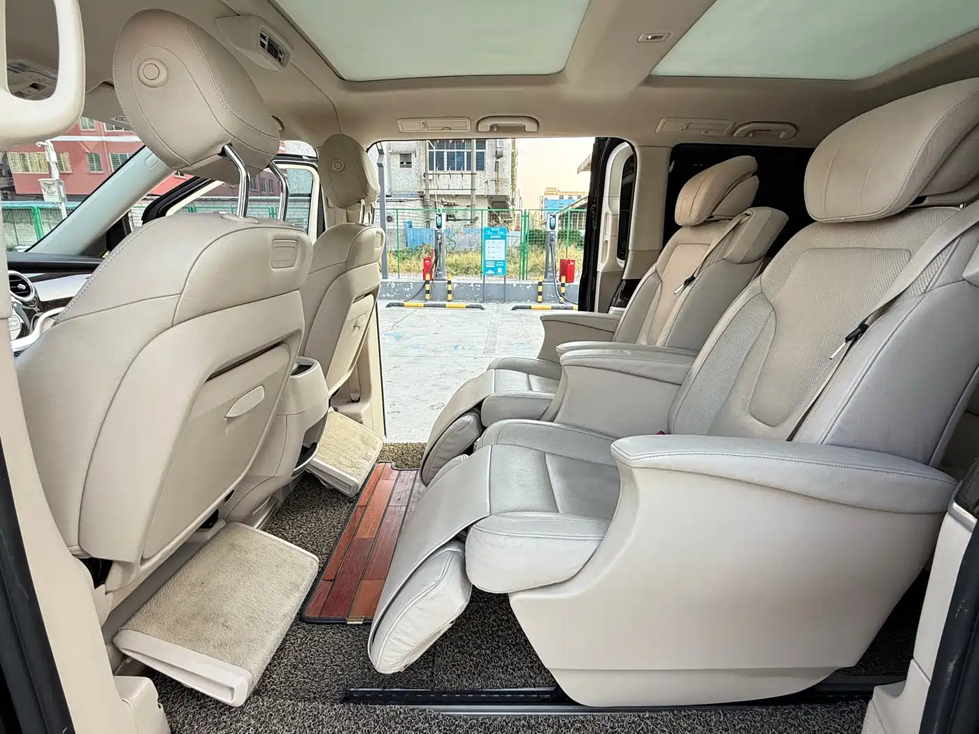 Mercedes-Benz V-Class 2016 V 260 L Premium Long фото 5