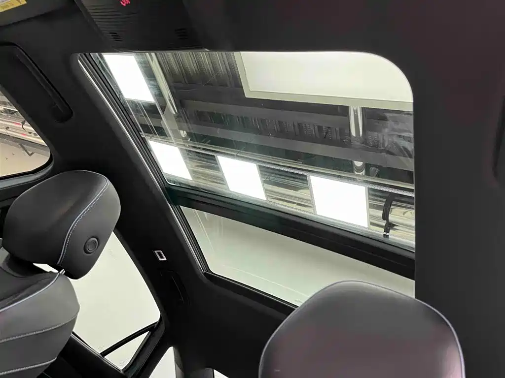 Volkswagen Passat 2025 Model Pro 380TSI Starlight Dragon Premium Edition фото 9
