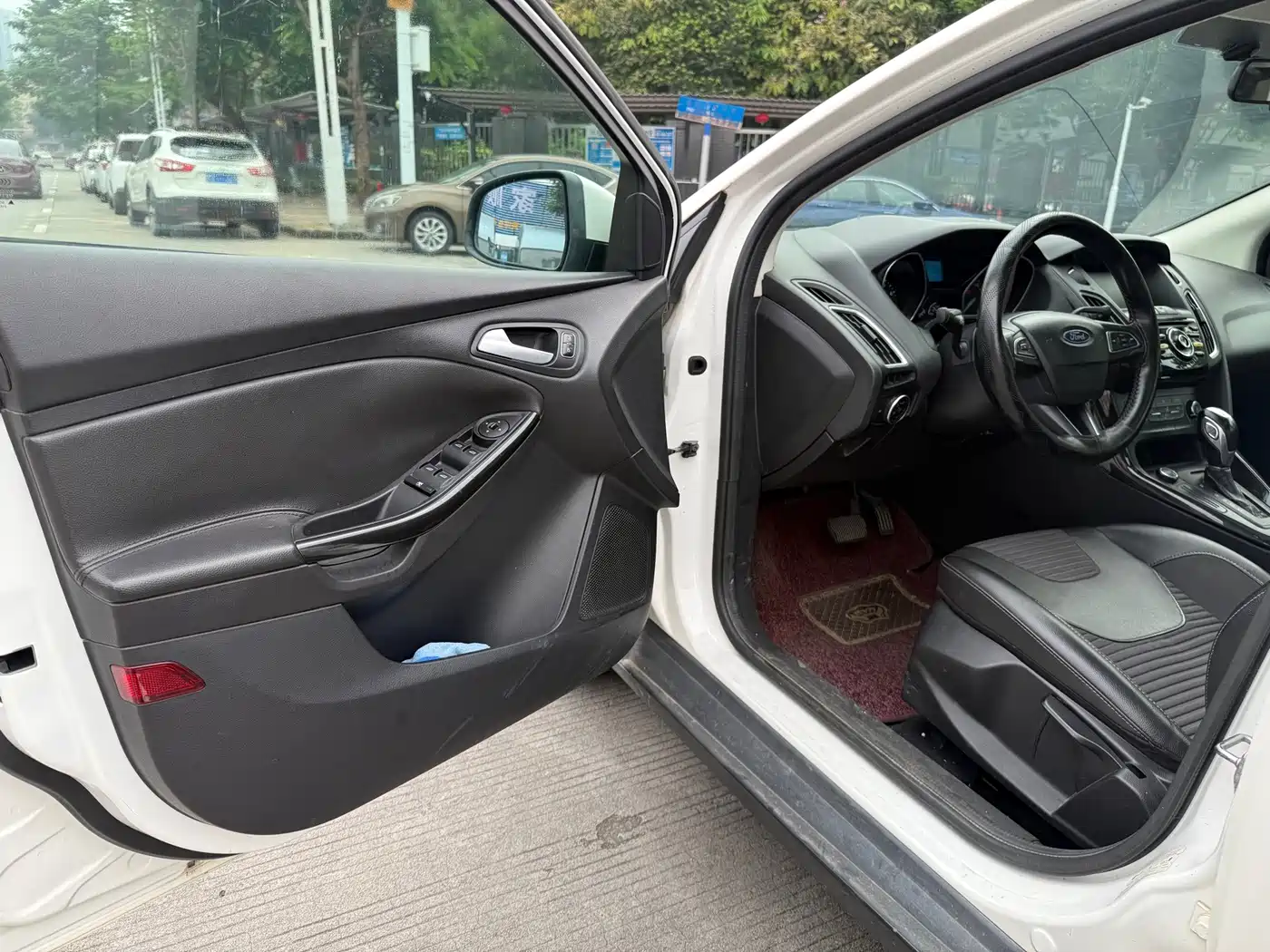 Фото 4 - Ford Focus