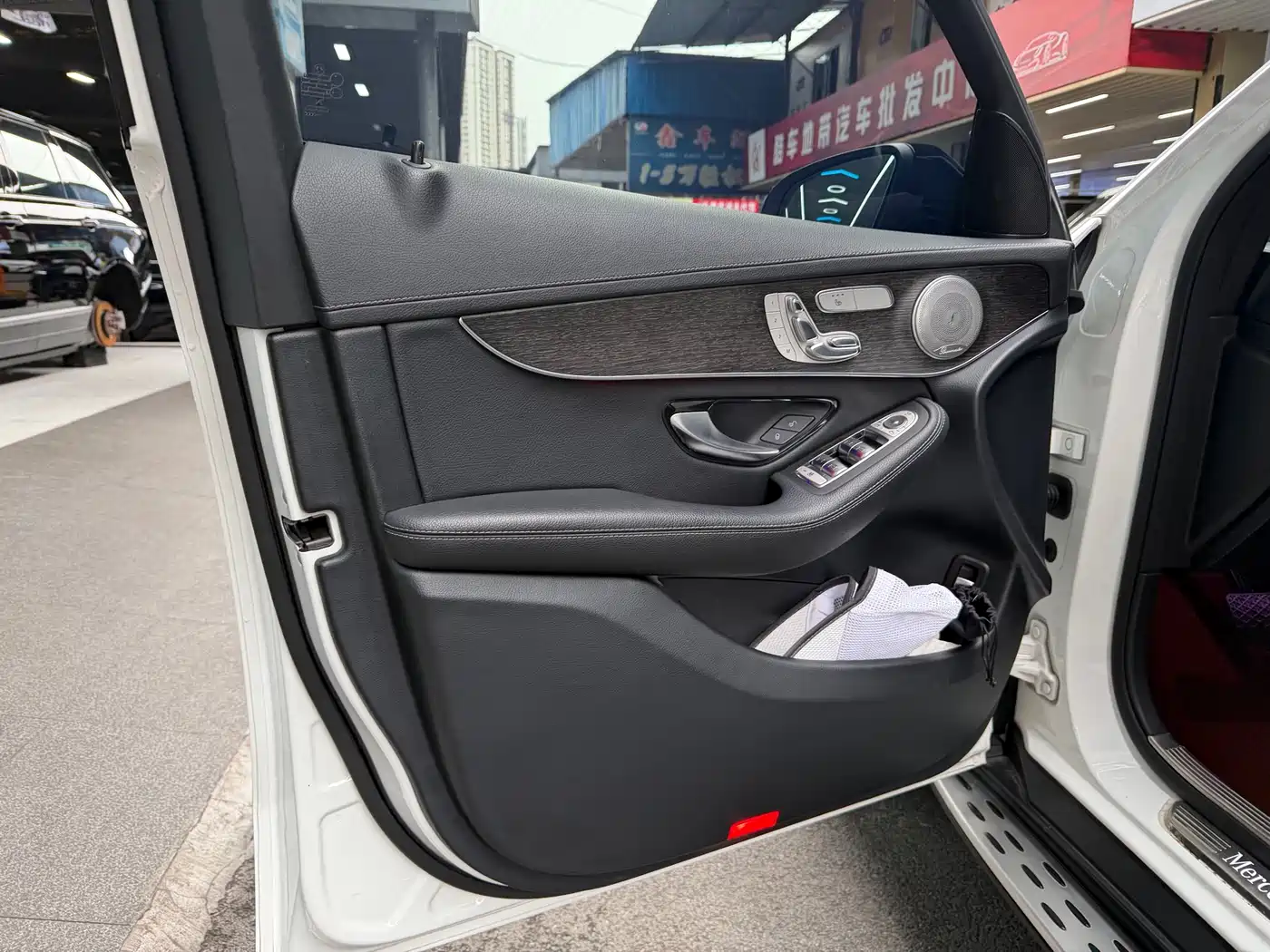Mercedes-Benz GLC Coupe 2020 GLC 300 4MATIC Coupe SUV фото 7