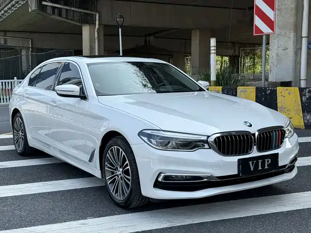 BMW 5 SERIES